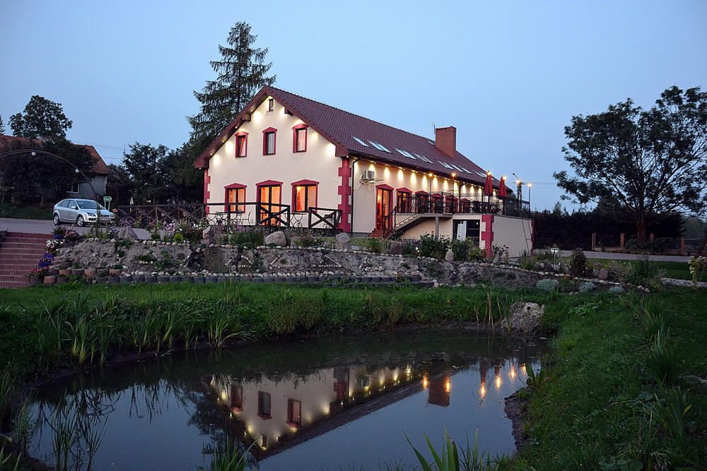 Florczaki Pensjonat Agroturystyczny Pod Modrzewiem Bed & Breakfast エクステリア 写真